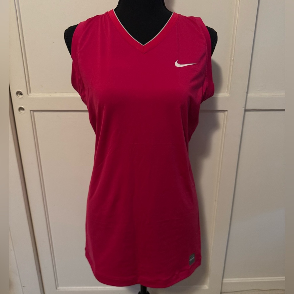Nike pro tank top. Color fuchsia. Size XL